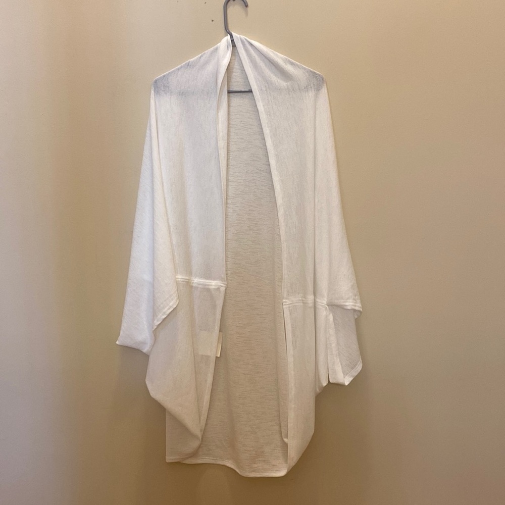 Do Everything In Love Lightweight Kimono